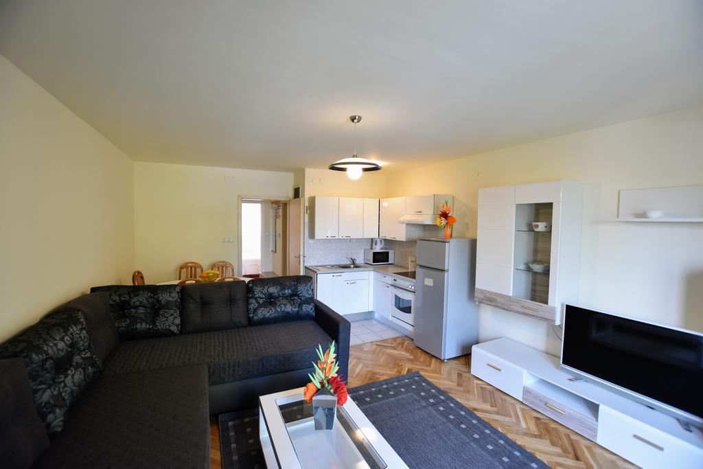 קריקווניצה Apartments Dobranic מראה חיצוני תמונה